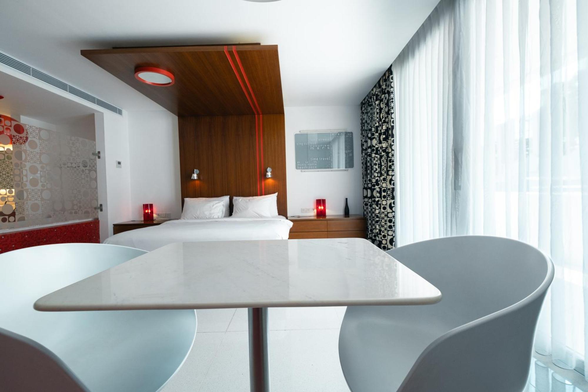 Chill Hotel Seminyak Екстериор снимка