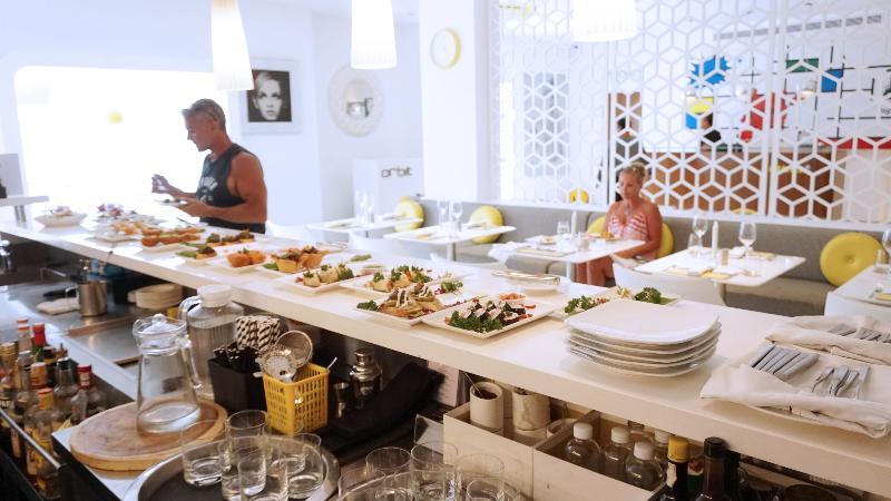 Chill Hotel Seminyak Екстериор снимка
